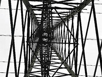 Die Bockleter wollen sich mit juristischen Mitteln den drohenden Hochspannungsmasten entgegenstemmen. Foto: Ronald Rinklef