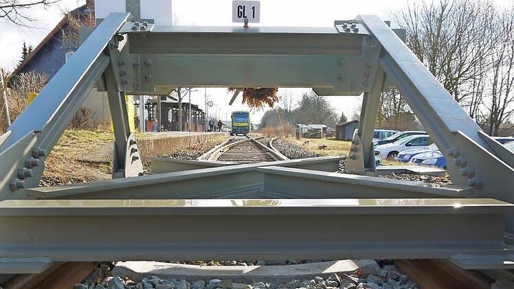 Schluss mit Endstation Bad Rodach? Die einzige Chance, möglichst schnell einen Lückenschluss Richtung Südthüringen herzustellen, ist nach Ansicht von Hans Michelbach die Anbindung über Bad Rodach. Foto: Archiv/Berthold Köhler