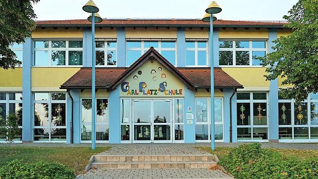 Die Herzogenauracher Grundschulen, hier die Carl-Platz-Schule, waren Thema im Kulturausschuss.  Foto: Birgit Jentsch