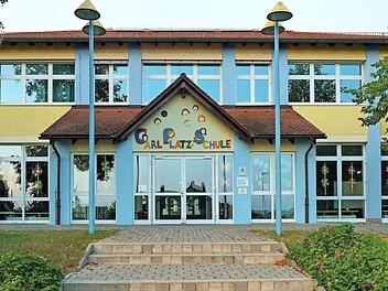 Die Herzogenauracher Grundschulen, hier die Carl-Platz-Schule, waren Thema im Kulturausschuss.  Foto: Birgit Jentsch