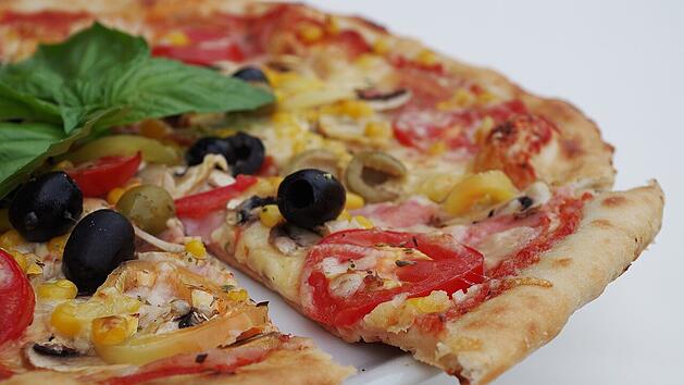 Laut einer neuen Studie soll Pizza bei Rheuma helfen können.