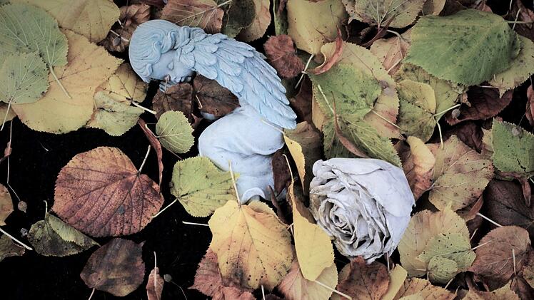 Kein Geld f&uuml;r letzten Wunsch: Fr&auml;nkin droht namenloses Grab - dann passiert etwas Wundervolles