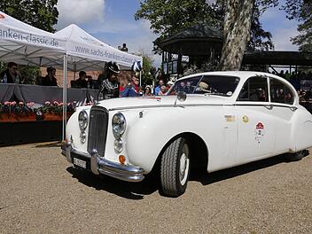 Der Schönste dieses Wochenendes: Ein Jaguar Mark VII hat beim Concours d'Elegance der Sachs-Franken Classic das Rennen gemacht. Foto: Matthias Hoch