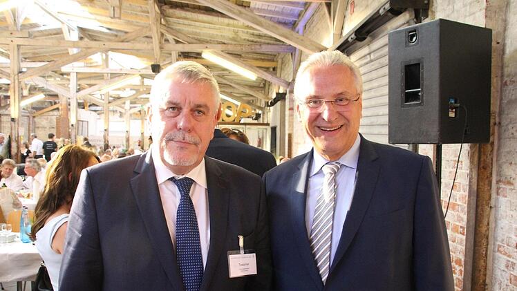 Coburgs Oberbürgermeister Norbert Tessmer und Bayerns Innenminister Joachim Hermann. Foto: Oliver Schmidt