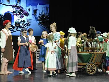 Das Kindermusical "Die Schöne und das Biest" haben  der Herz-Jesu-Kinder- und Jugendchores sowie die Musikschule Bad Kissingen gemeinsam auf die Bühne gebracht. Foto: Peter Klopf