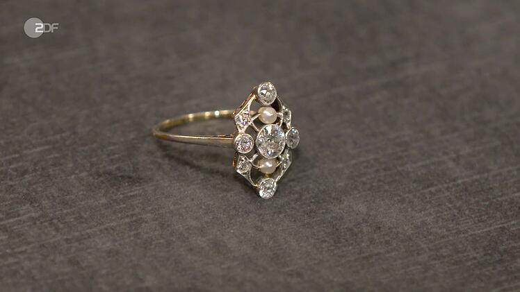 Der Wunschpreis für den Schmuck aus 585er Gold lag bei 1.800 Euro, die Schätzung aber nur bei 900 bis 1.100 Euro.