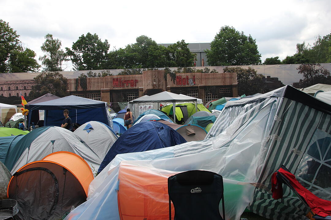 Zeltplatz bei Rock im Park am Freitag