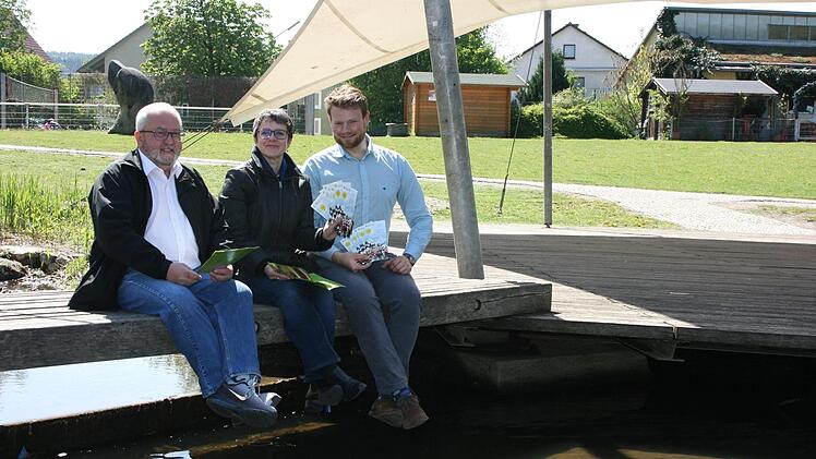 Theo Kestel, Kerstin Löw und Philip Kober freuen sich auf den Beginn der Kronacher Musiksonntage auf dem LGS-Gelände.Maria Löffler