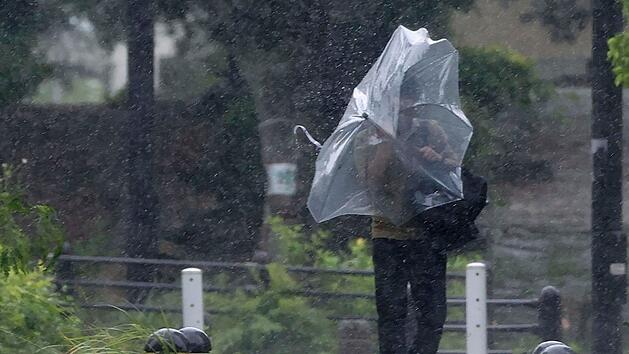 Aktuelle Unwetterwarnungen in Franken: Gefahr wegen Sturmböen