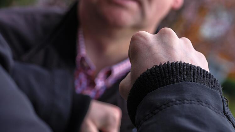 Um vorsätzliche Körperverletzung und Bedrohung geht es in einem Gerichtsprozess gegen einen 18-Jährigen. Symbolfoto: Christopher Schulz