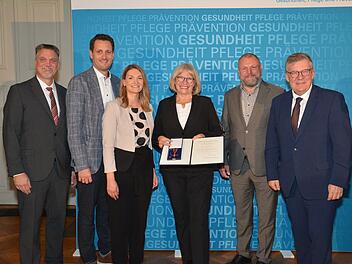 Landkreis Würzburg: Anita Bartsch erhält Bundeverdienstkreuz für Hilfsprojekte