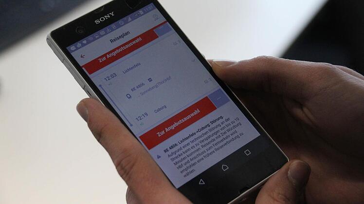 Meldungen über aktuelle Verspätungen gibt es per App aufs Smartphone.