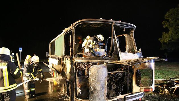 Auf der A93 bei Selb ist ein Wohnmobil ausgebrannt. Foto: NEWS5 / Fricke