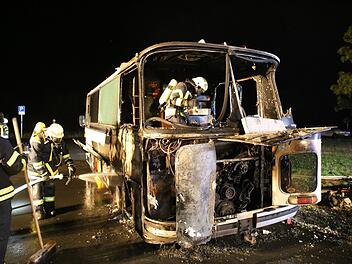 Auf der A93 bei Selb ist ein Wohnmobil ausgebrannt. Foto: NEWS5 / Fricke
