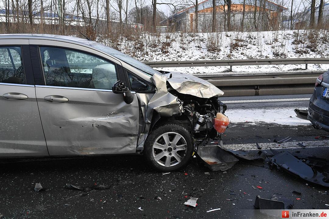 Unfallserie auf A73 bei Buttenheim