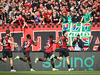 1. FC Nürnberg gewinnt klar gegen den 1. FC Kaiserslautern 1. FC Nürnberg gewinnt klar gegen den 1. FC Kaiserslautern