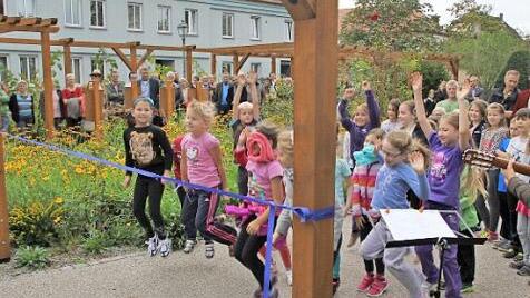 Die Kinder der Grundschule Haßfurt beweisen mit ihren musikalischen Einlagen: Sport macht Spaß. Fotos: Sarah Dann