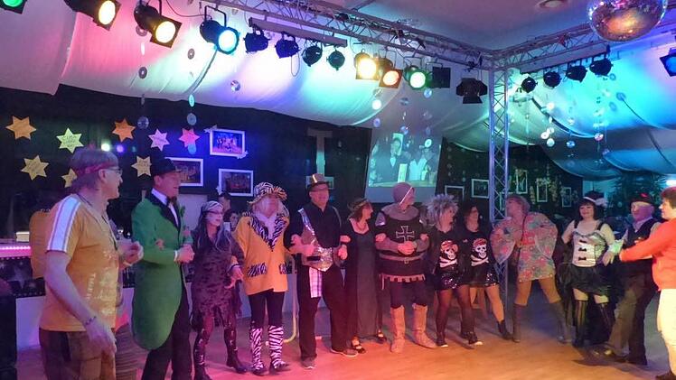 Impresssionen von der Faschingsparty des Karnevalclubs Röttenbach. Foto: Pauline Lindner