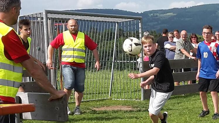 Julian Löser am Ball. Foto: Isabell Gerr