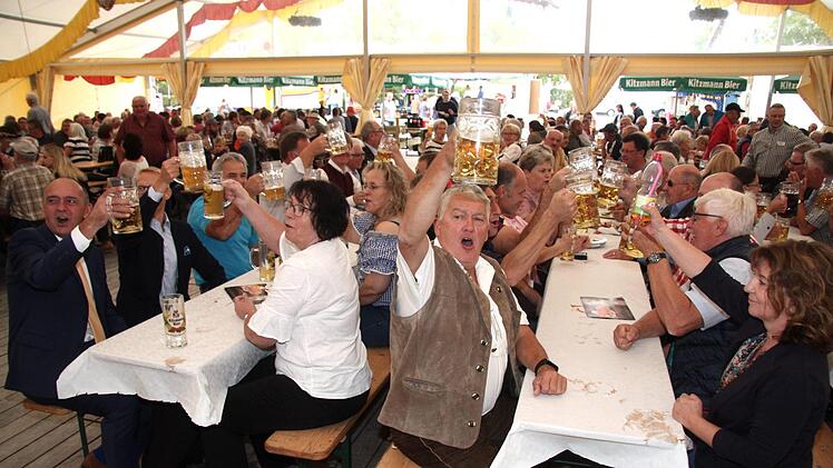 Der Frühschoppen am Kirchweihmontag ist ebenso berüchtigt wie berühmt.Richard Sänger