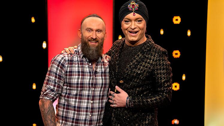 Der b&auml;rtige Wikinger-Fan Thomas (links) ist auf der Suche nach einer neuen Partnerin.