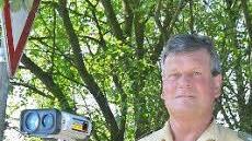 Georg Pabstmann von der Polizei Kronach mahnt Autofahrer zu mehr Rücksicht an Busstopps.