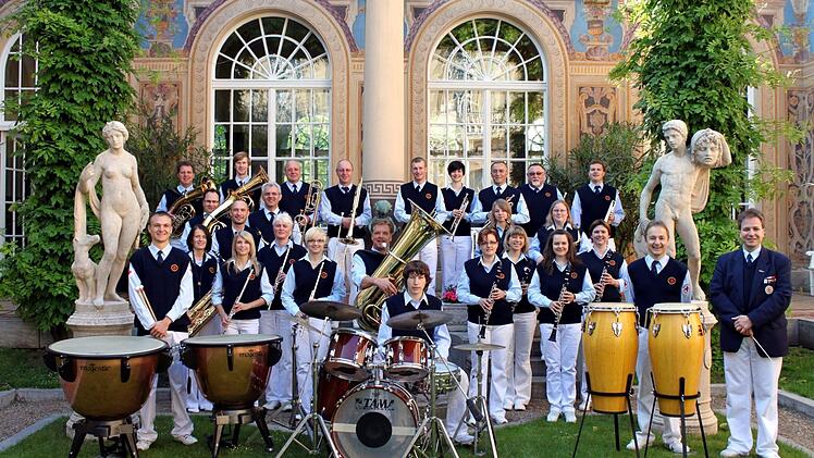 Das Rotkreuz-Orchester tritt am Sonntag, 7. Mai, in der Bad Kissinger Wandelhalle auf. Foto: Alexander Wachsmann