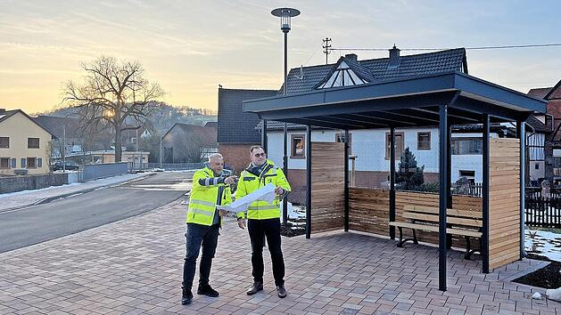 Bauhofleiter Gerold Stadler (links) und B&uuml;rgermeister Florian Atzm&uuml;ller.
