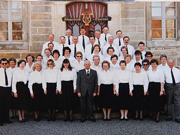 Eine Aufnahme aus dem Jahr 1990: In dieser Zeit war der Chor des Sängerbundes Thurnau noch erfolgreich und gut besetzt. Von den einst 40 Sängerinnen und Sängern sind heute gerade einmal 15 übrig geblieben.  Foto: privat
