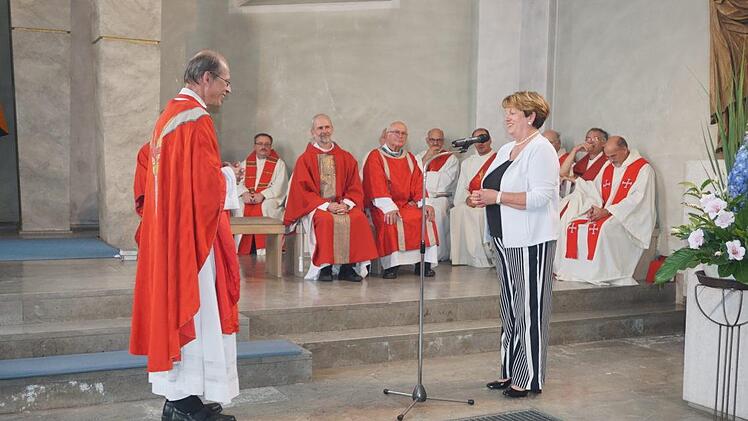 Herzlich begrüßte Bürgermeisterin Brigitte Meyerdierks den neuen Bad  Brückenauer Pfarrer Hans Thurn in der Kurstadt.Marion Eckert
