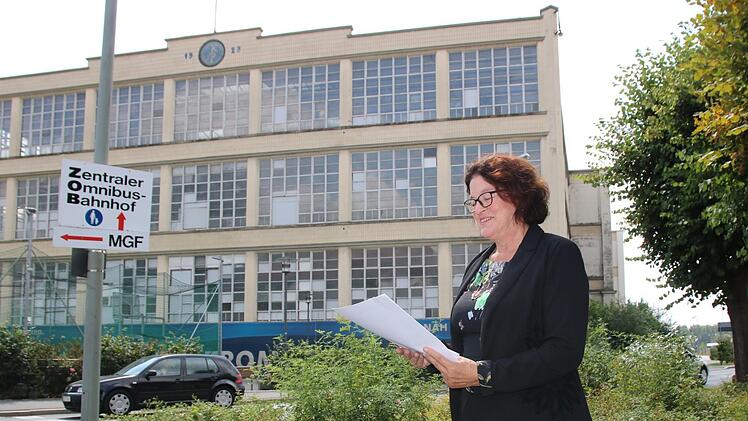 Noch ein Sorgenkind von Marion Resch-Heckel: das  stadtbildprägende Spinnereigebäude,  dessen äußeres Erscheinungsbild    unbedingt erhalten werden müsse. Foto: Stephan Tiroch