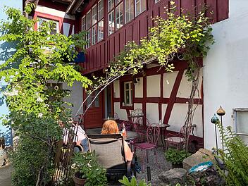 Das Forchheimer Caf&eacute; Himmel & Erde bietet abwechslungsreiche hausgemachte Kuchen, Torten und Erfrischungsgetr&auml;nke.