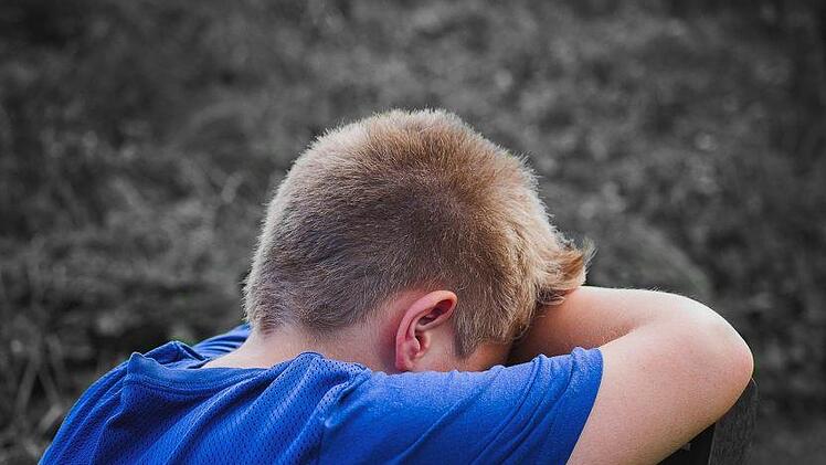 Weil er sich vor einem zwölfjährigen Jungen entblößte und onanierte, ermittelt die Polizei wegen eines Sexualdeliktes gegen Mann aus Bamberg. Symbolfoto: pixabay.com/Myriams-Fotos
