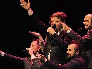 Neben stimmlicher Qualität beeindruckten starke Ausdruckformen beim Konzert von Vivavoce. Fotos: Horst Wunner