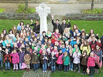 Verbrachten ihre Ferien bei der Kinderbibelwoche in Sonnefeld: 60 Kinder und über 20 Betreuer. Foto: privat