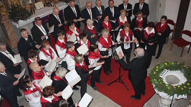 Der Gesangverein gibt alljährlich ein Weihnachtskonzert in der St.-Oswald-Kirche, hier ein Foto aus dem vergangenen Jahr. Foto: S. Werner/Archiv