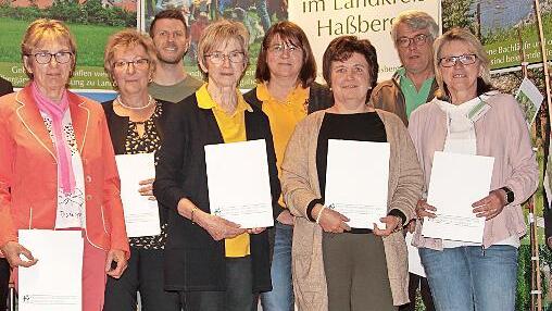 Diese Vorsitzenden wurde für ihre Kinder- und Jugendarbeit im Wettbewerb „Zauberkasten Natur“ ausgezeichnet; mit im Bild die stellvertretende Vorsitzende Irene Hüttner (rechts).