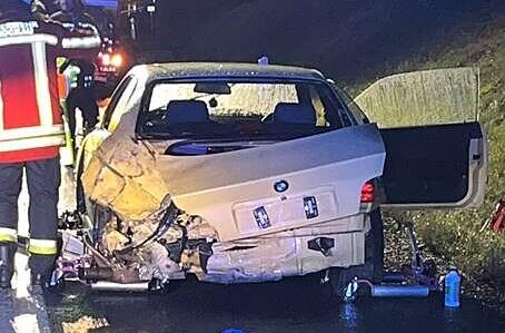 Kreis Bayreuth: Junge Fahrerin (20) kracht in Leitplanke - "Bei Starkregen abgeschmiert"