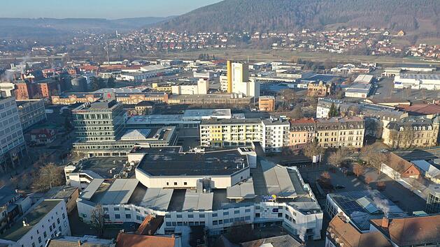 Gr&uuml;ne Oase oder ein Nutzungsmix mit Gr&uuml;nfl&auml;chen und Wohnbebauung? Die Visionen von der k&uuml;nftigen Nutzung des Kaufplatz-Areals k&ouml;nnten nicht unterschiedlicher sein. Foto: Ingo B&auml;r