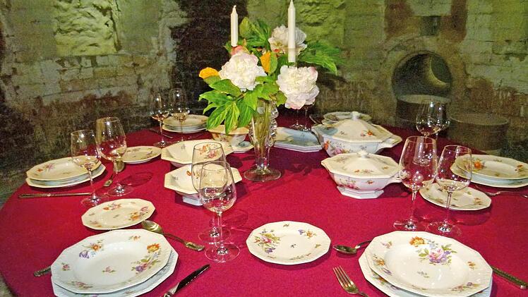 Der berühmte Dreiklang: Besteck und Gläser wurden in der Form des Geschirrs gestaltet. Fotos: Marion Krüger-Hundrup