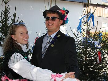 Umzug und Plantanz: Brauchtum wird in Kehlbach groß geschrieben. Wir zeigen Impressionen von der Trachtenkirchweih 2018. Foto: Veronika Schadeck