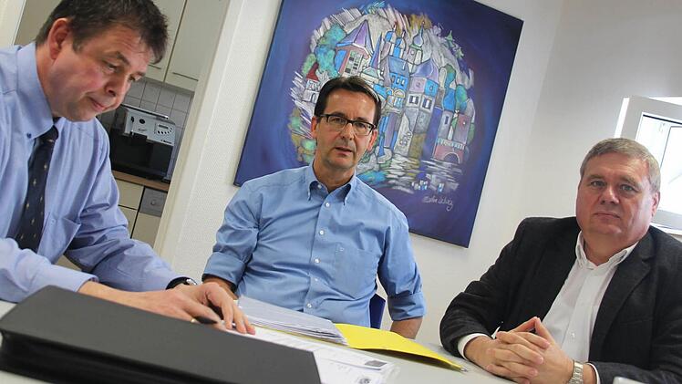 Johannes Fehn, Jochen Friedrich und Paul Schnell (von links) sehen die Aktionsgemeinschaft auf keinem guten Weg. Vor allem nehmen sie deren Vorsitzenden Dietrich Denzner ins Visier. Foto: Marco Meißner