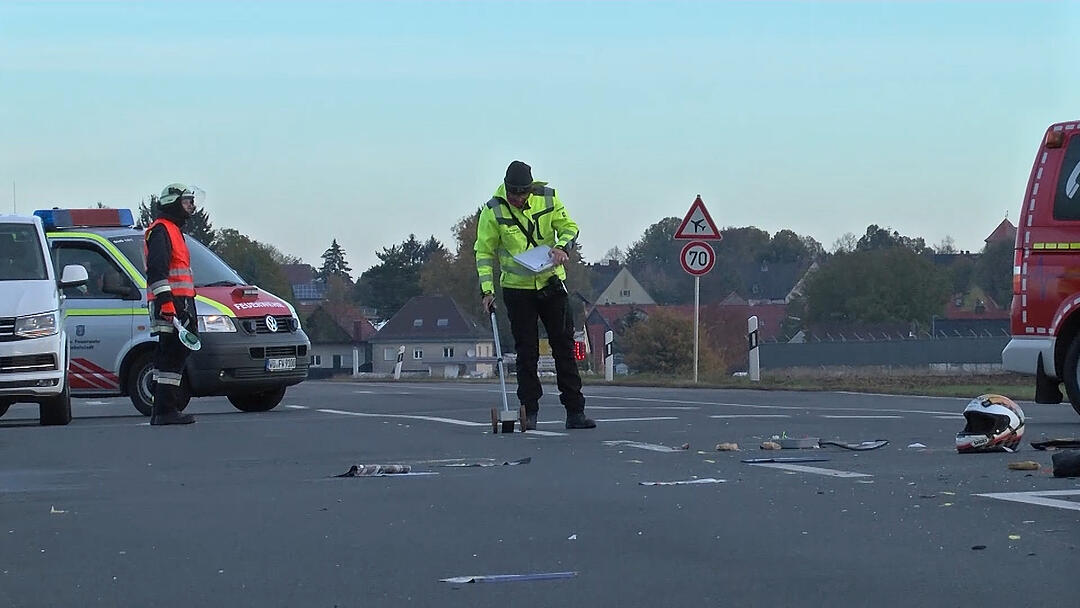Verkehrsunfall auf der B19 in Unterfranken - 18-jähriger Motorradfahrer schwer verletzt