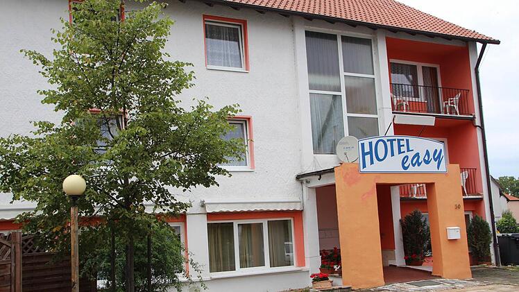 Hier sollten 30 unbegleitete minderjährige Flüchtlinge einziehen. Doch der Hotelbesitzer will nicht mehr verkaufen.