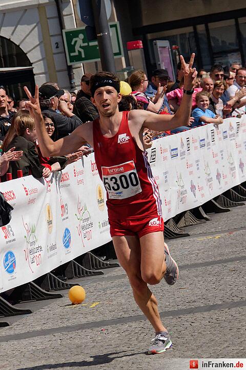 Weltkulturerbelauf 2017 in Bamberg: Der Zieleinlauf am Maxplatz