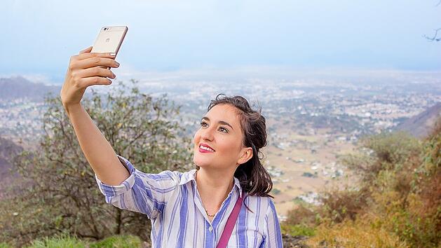 Mit unseren Tipps gelingt dir das perfekte Selfie.