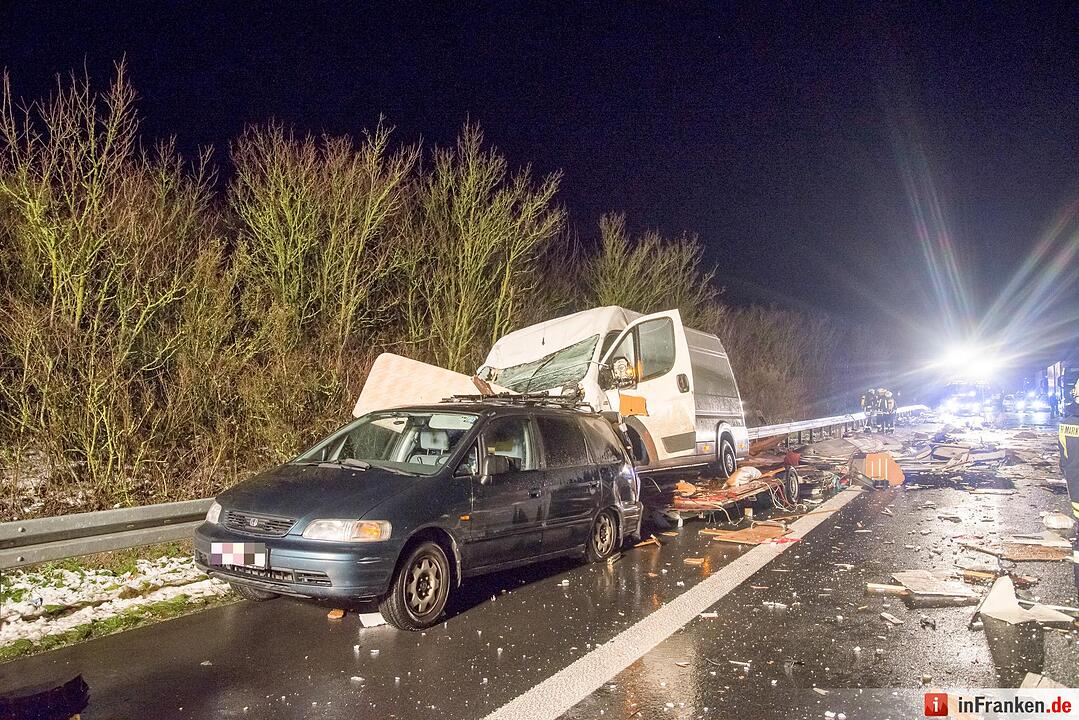 Frau bei Unfall auf A7 bei Kitzingen getötet