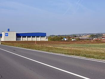 Die Gemeinde Wonfurt erweitert das Gewerbegebiet in Wonfurt Richtung Osten (rechts im Bild). Ulrike Langer