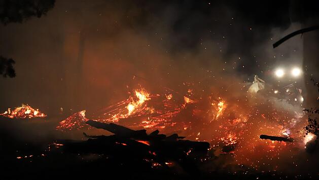 Der Großbrand ereignete sich bei Titting (Kreis Eichstätt) nahe des mittelfränkischen Landkreises Weißenburg-Gunzenhausen. Foto: Fechner/News5