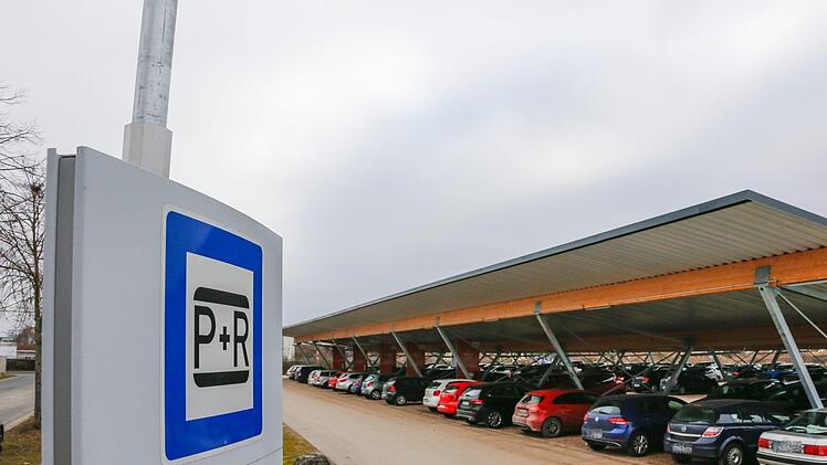 P+R-Parken in Bamberg und die Nutzung der zugehörigen Buslinien ist ab März 2020 kostenlos. Foto: Matthias Hoch